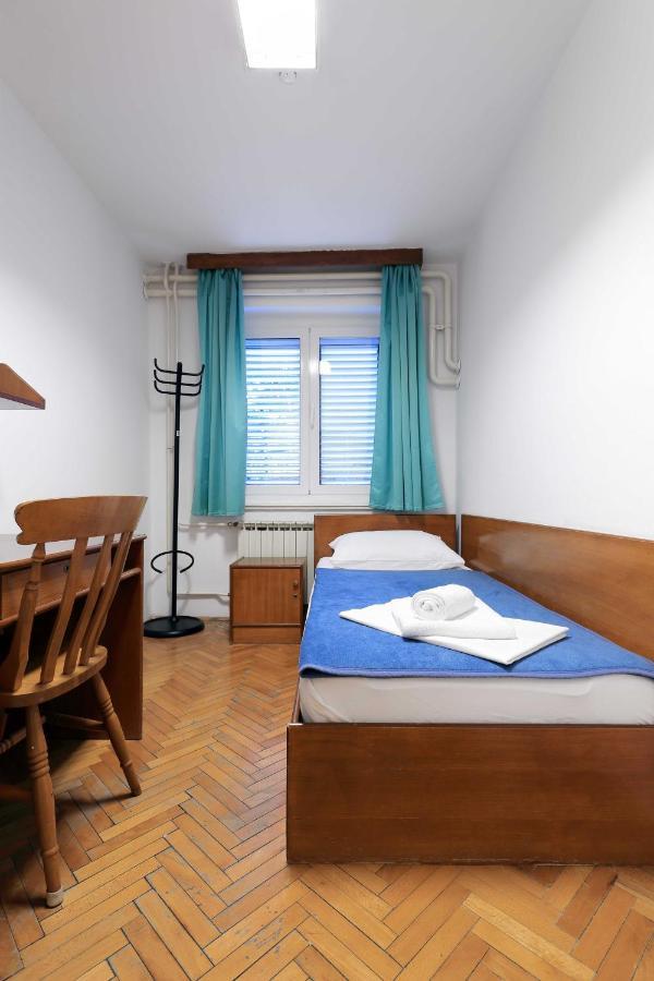 Rooms Studentsko Naselje Ivan Goran Kovacic Рієка Номер фото