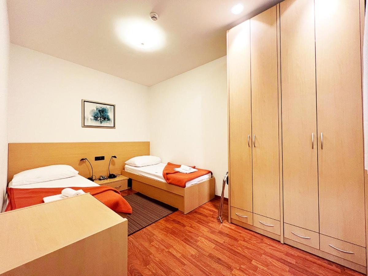 Rooms Studentsko Naselje Ivan Goran Kovacic Рієка Номер фото